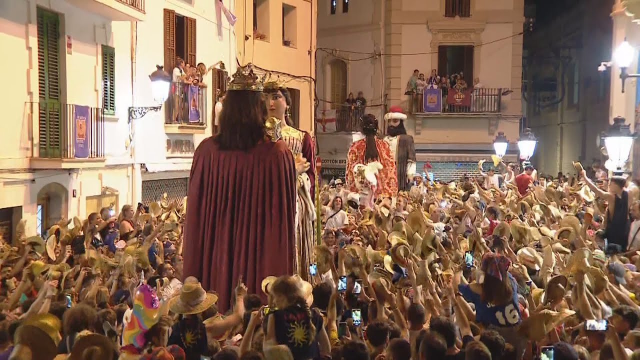 Festa Major de Sitges 2022. Entrada de Sant Bartomeu i Ballada Final