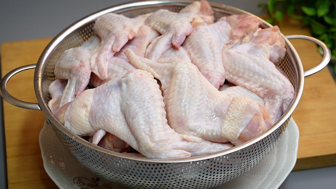 شوي أجنحة دجاج بألذ وأسهل تتبيلة 🐓  مع ارز المطاعم الاصفر وسلطة مميزة جدا
