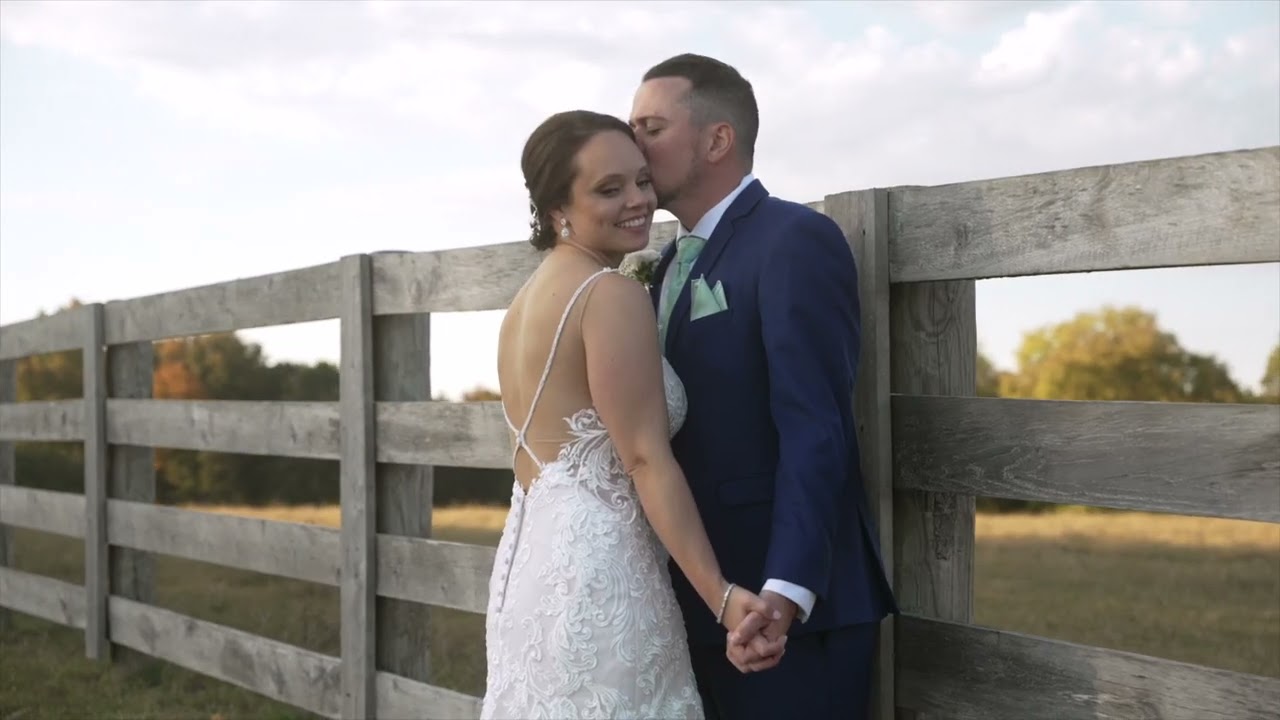 An Epic Tennessee Barn Wedding :: Sara + Ryan