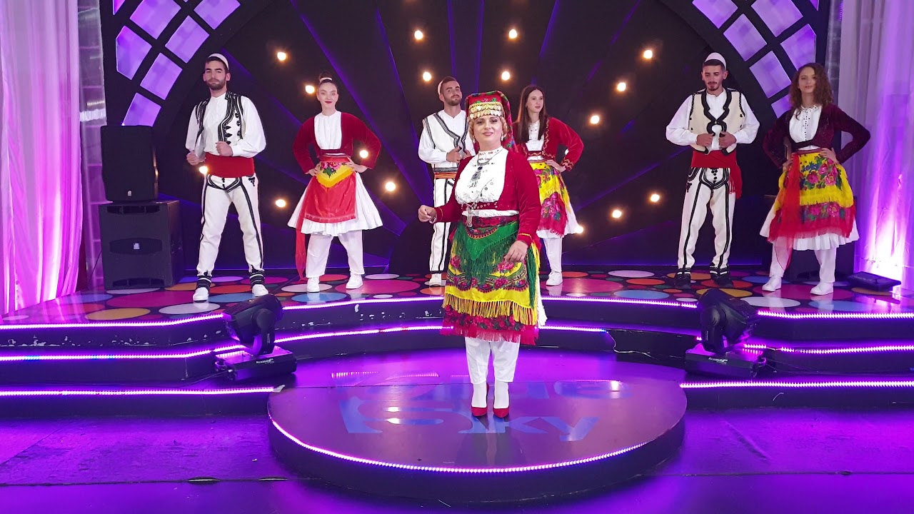 Lindita Gjoka:  Hodha nje lule ne ferre