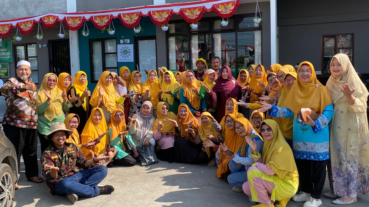 SEKOLAH LANSIA BERDAYA ‘SITI WALIDAH’ LAHAT LOMBA MEMPERINGATI HARI KEMERDEKAAN RI KE 80