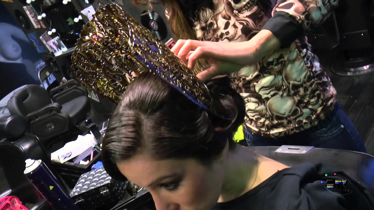 Como colocar una mantilla desde Guns and Pinups