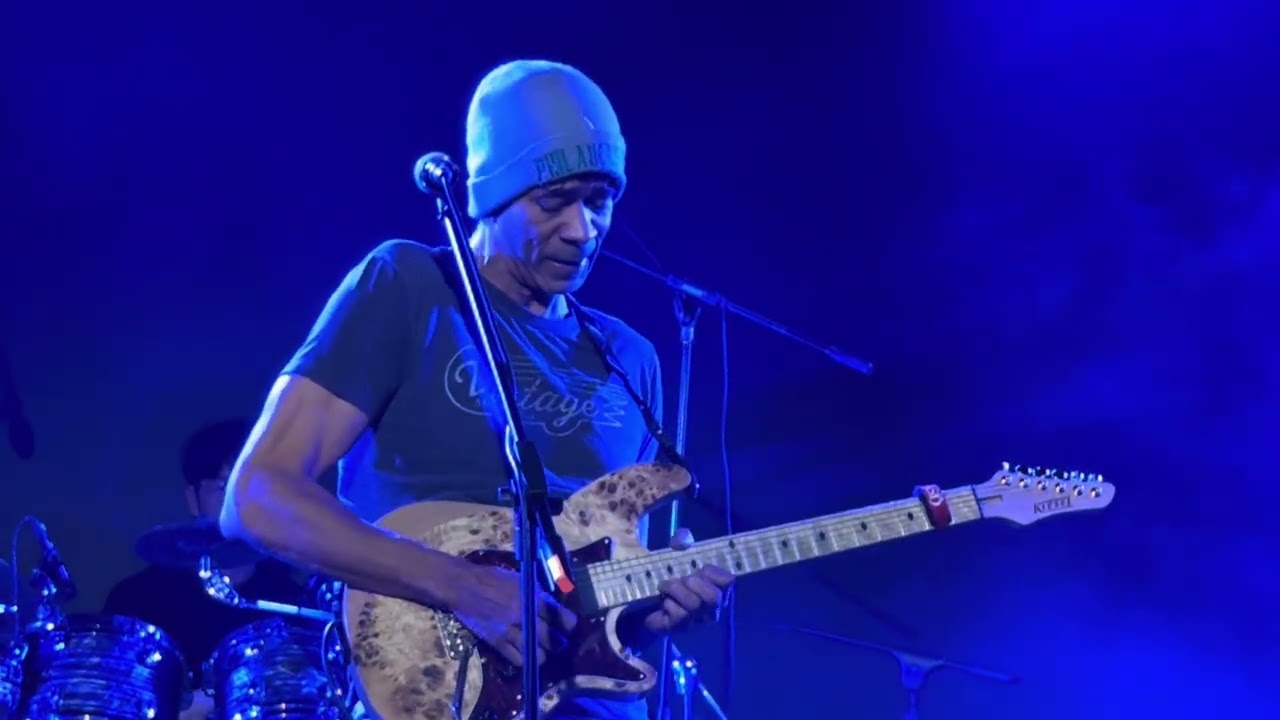 Greg Howe - 
