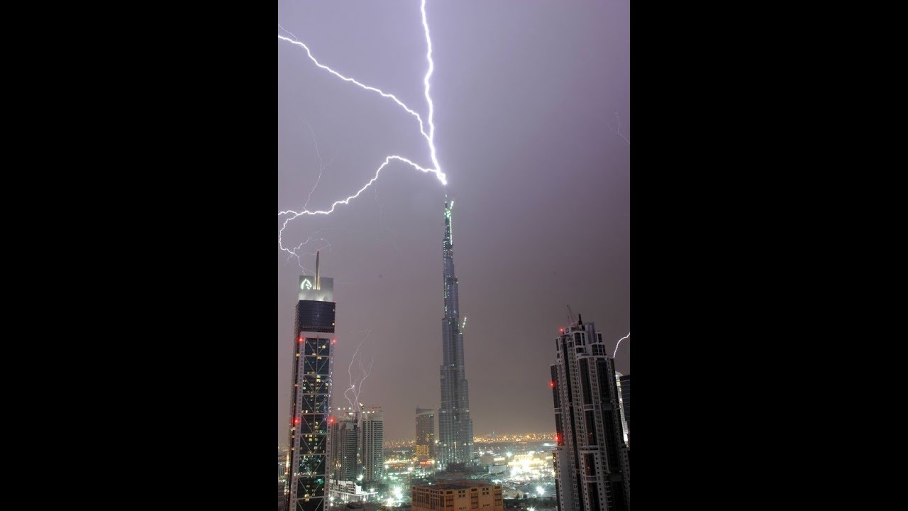 Burj Khalifa Dubai :  Struck By Lightning During Storms 829 Mt Tall Burj Khalifa