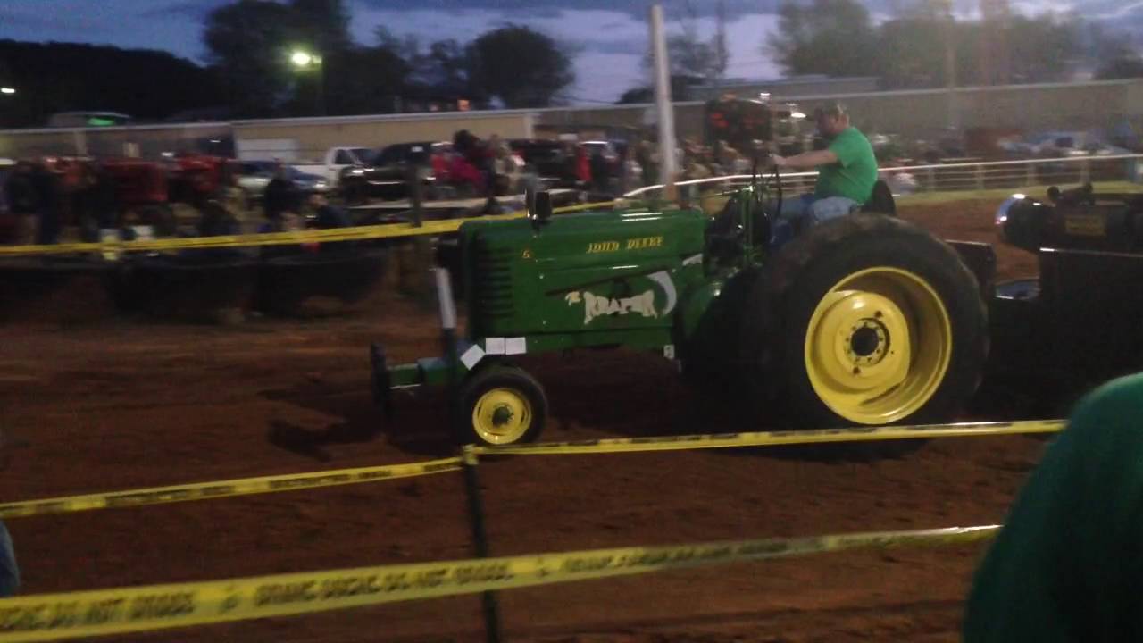 Lester Farm's G John Deere