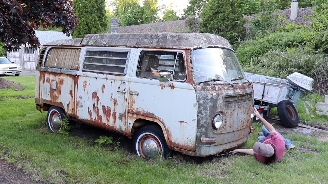 69 Vw Bus Found - Rescue & 1st wash after sitting for years .