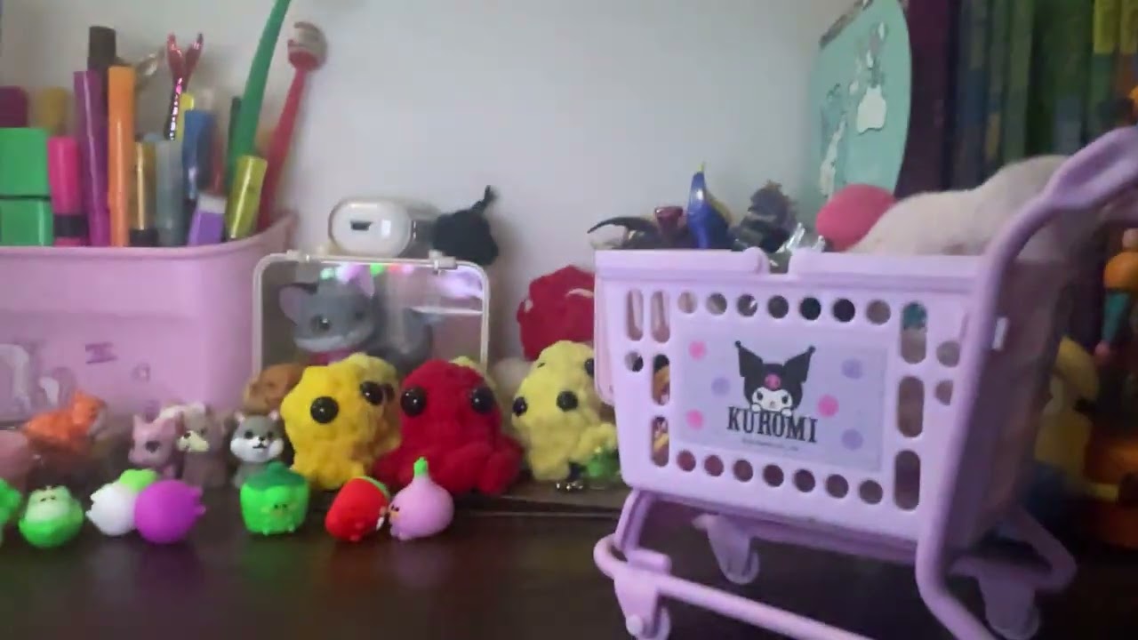 let’s go on a shopping SPREEE :D w weinsil my childhood stuffy :D