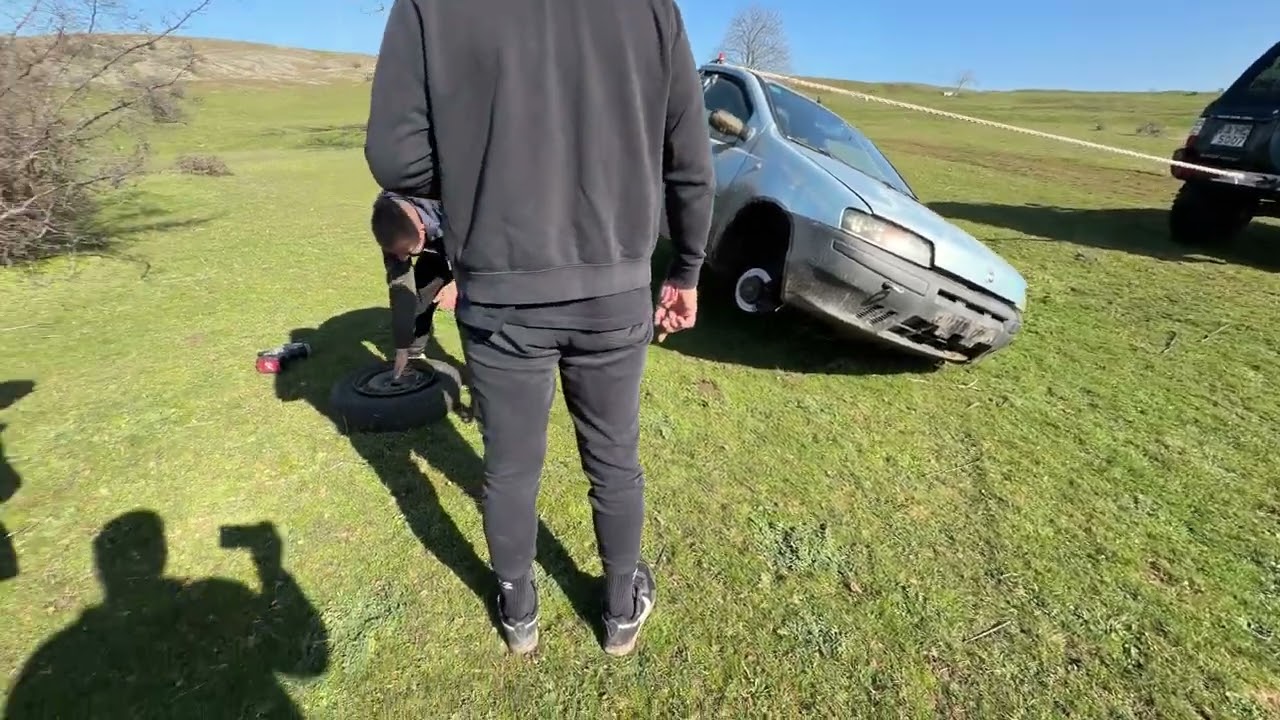 How To Fix a Broken Tire During Off-Road Without a High Jack