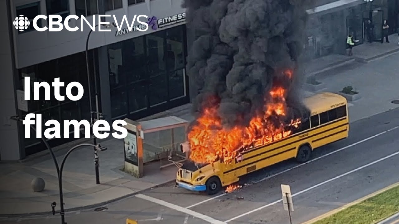 5 children and driver escape before electric school bus catches fire in Montreal