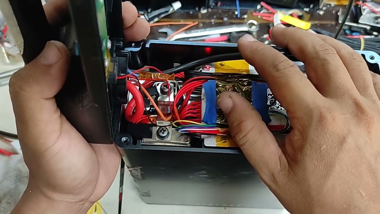Nội thất bên trong Pin Vinfast đã thay mạch chống lỗi