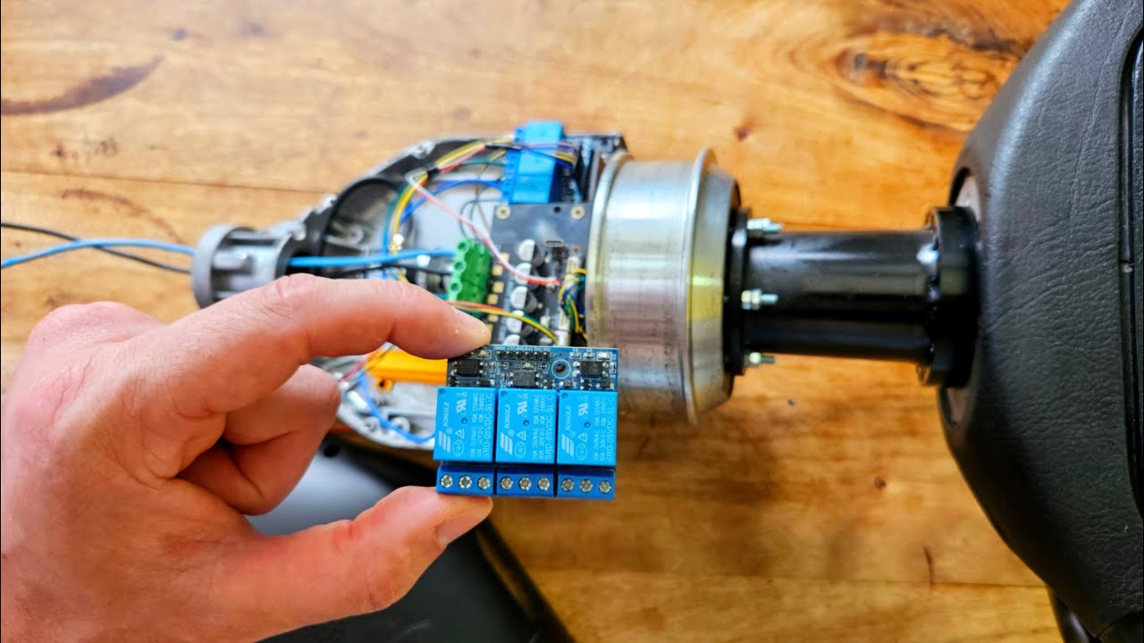 Como usar rel&eacute; no volante direct driver motor de hoverboard.