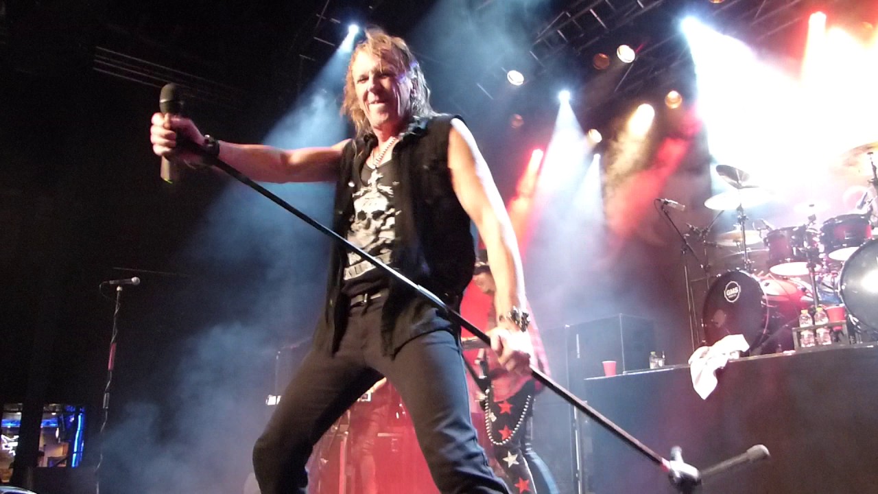 PRETTY MAIDS: Christmas medley TOBAKKEN/Esbjerg(DK) - 2016-12-09