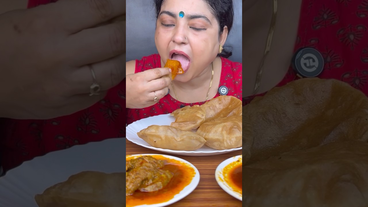 SPICY MUTTON CURRY WITH SOFT PURI EATING 