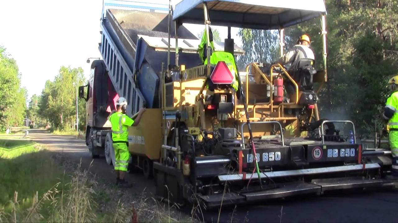 Paving with Bitelli BB650   Hamm Rollers and Volvo Trucks