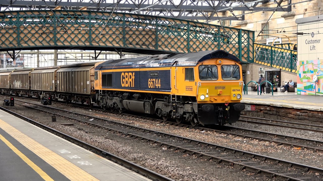 Regular & Unusual: Fantastic variety of mostly Loco Hauled Trains at Carlisle 21-22 July 2025