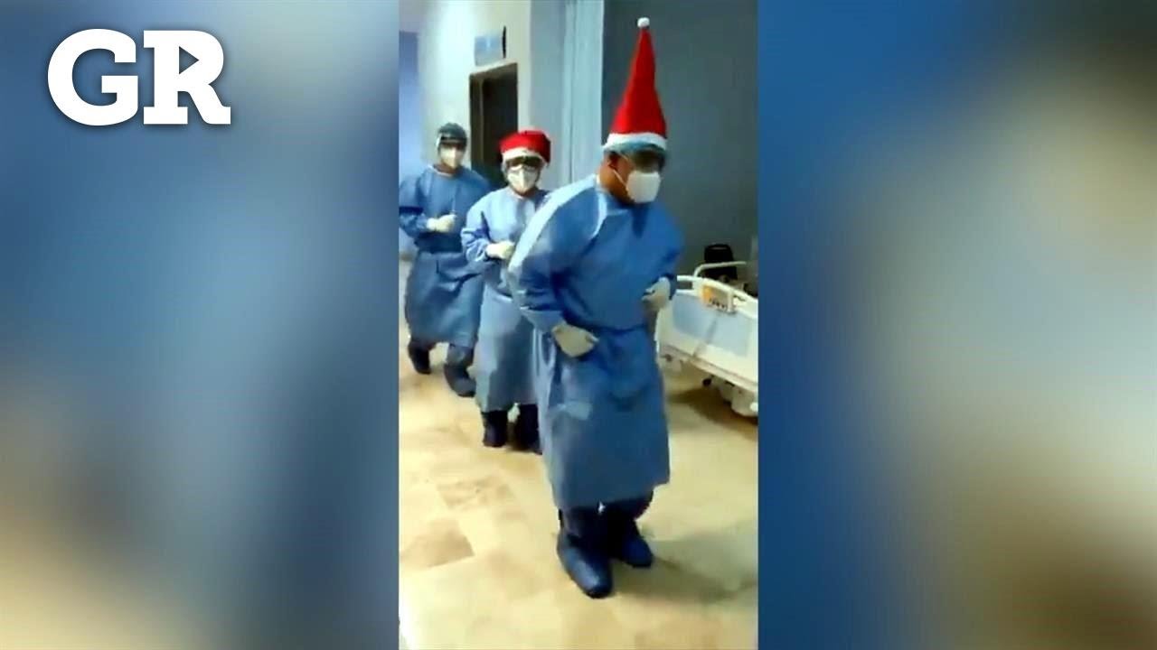 Un baile navideño a pacientes con Covid