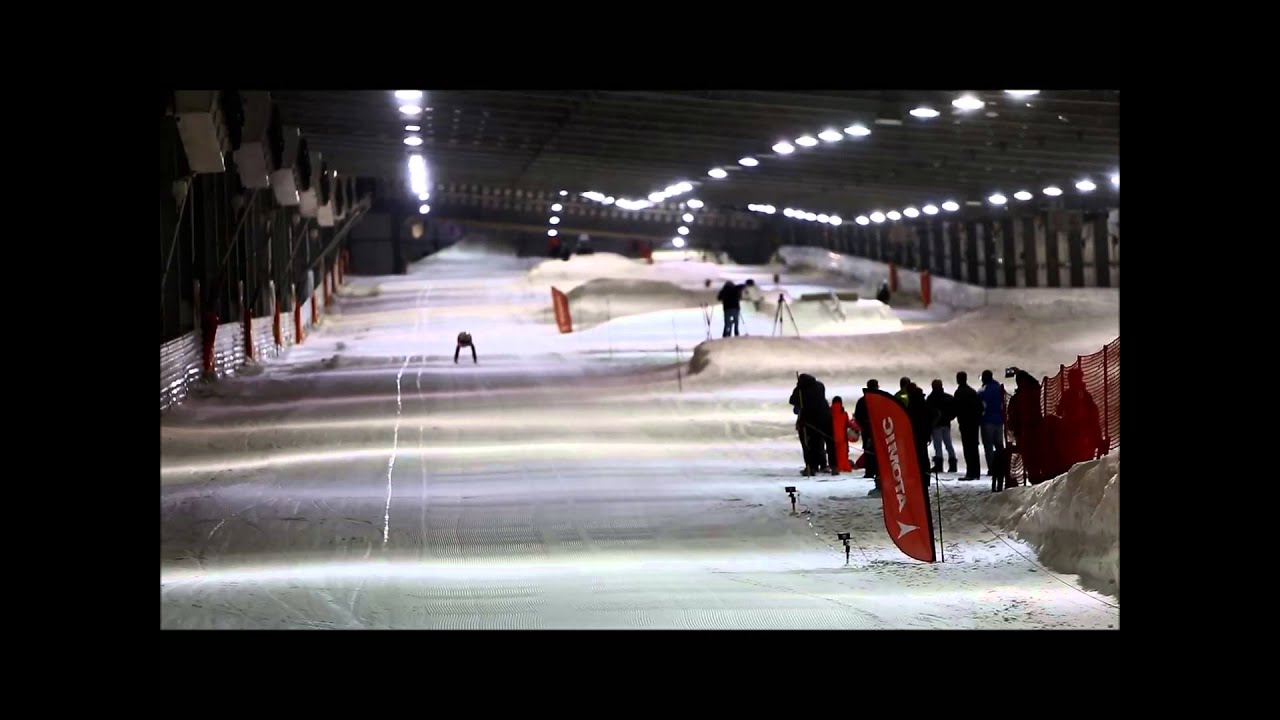 Record mondial de vitesse &agrave; ski indoor &agrave; Amn&eacute;ville