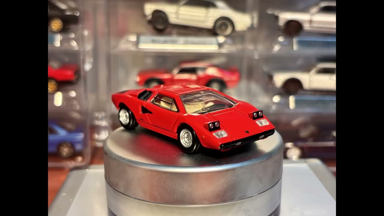 TOMICA Premium No. 33 Lamborghini Countach LP 400