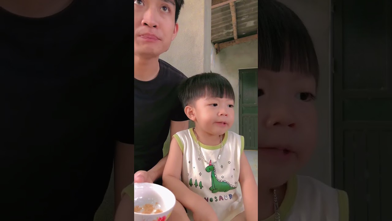 Ăn khế chua cùng 2 bố con em nha 