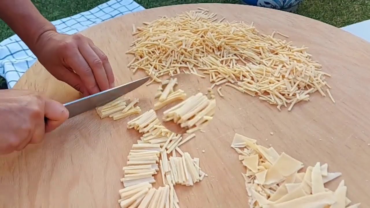 Erişte tarifi - Tam ölçülü👍Ev Yapımı - Erişte  - Nefis - bir tarif -Tereyağiı  - cevizli - erişte