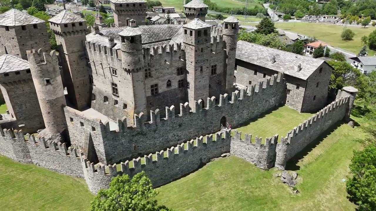 Fenis Castle - Chateau de Fenis