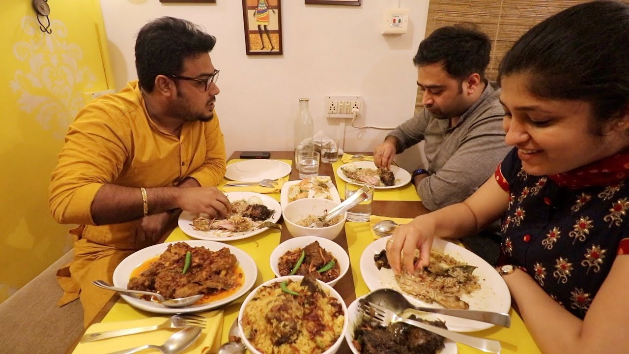 Kolkata-র সেরা বাংলাদেশী খাবার Himur Hensel 👌| বন্ধু আমায় food challenge-এ গো হারান হারালো 🍗😒