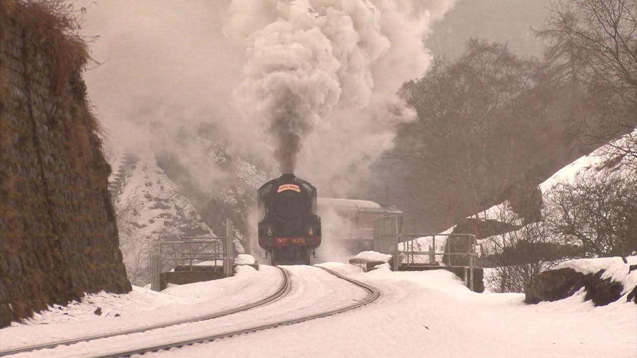 Snow continues to fall at the NYMR into December with temperatures dipping to -12 degrees celsius