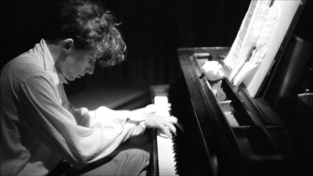 Glenn Gould plays Beethoven in a 1967 radio broadcast
