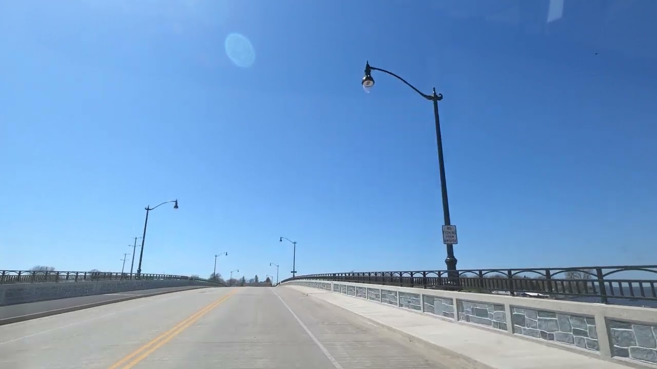 Driving thru Main Street Winneconne, Wisconsin Fox cities Winnebago County POV 4k Chevrolet Colorado