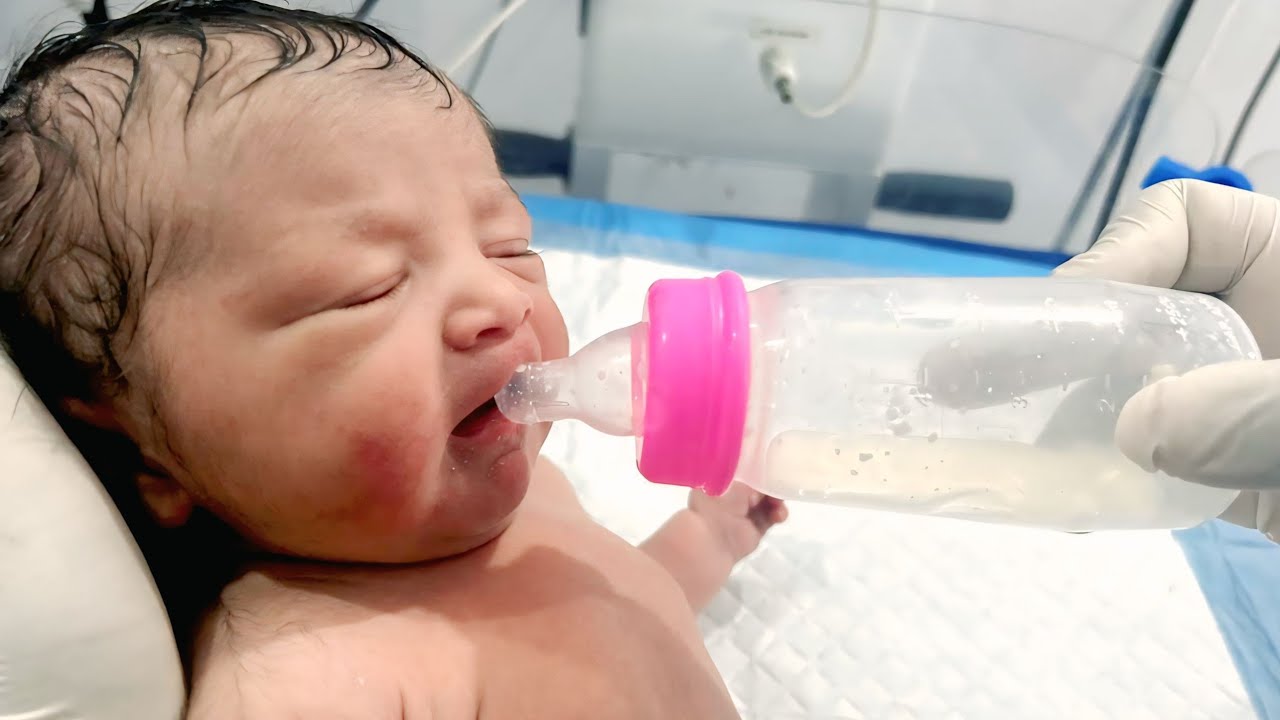 Cute And Healthy Baby Girl 🐥 In My NICU || Nurse Feeding With Love and Care 😘 #neonatologist 