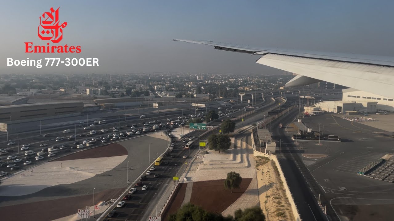 (HD) Emirates Boeing 777-300ER Full Landing at Dubai (DXB)