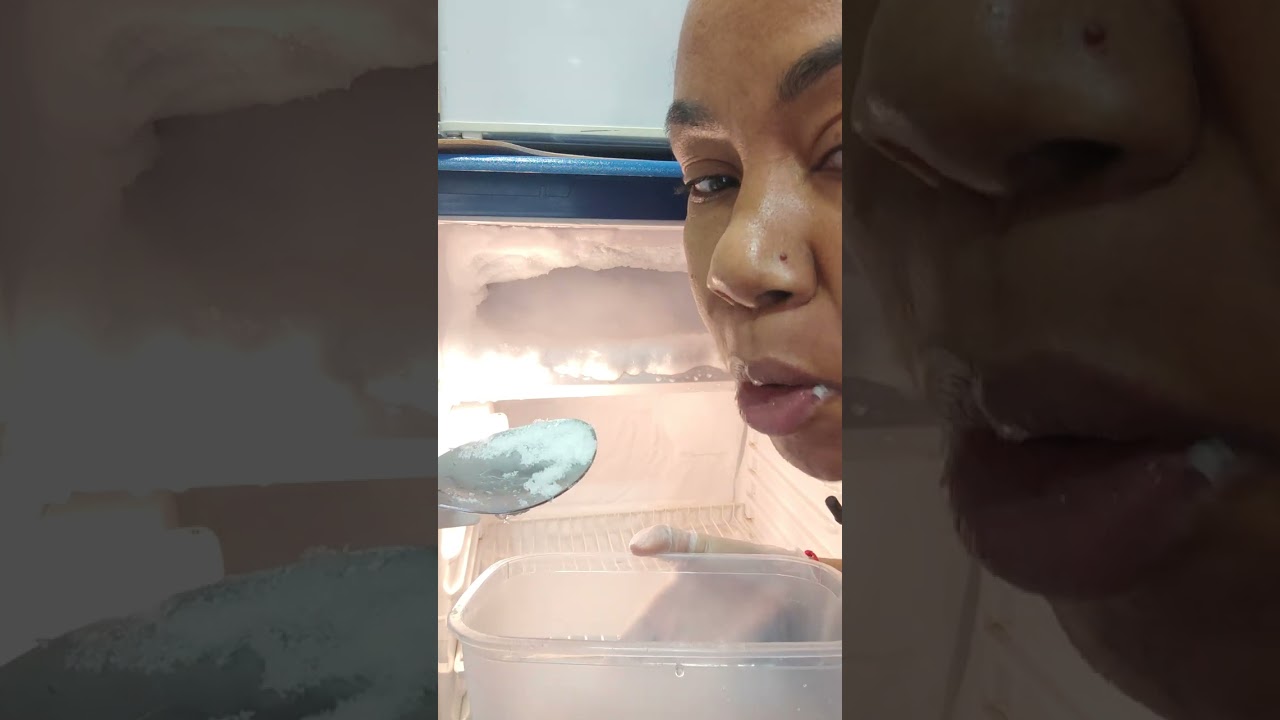 ASMR/ EATING CRISPY AND FLUSHY ICE FROM THE BLUE FRIDGE 💙
