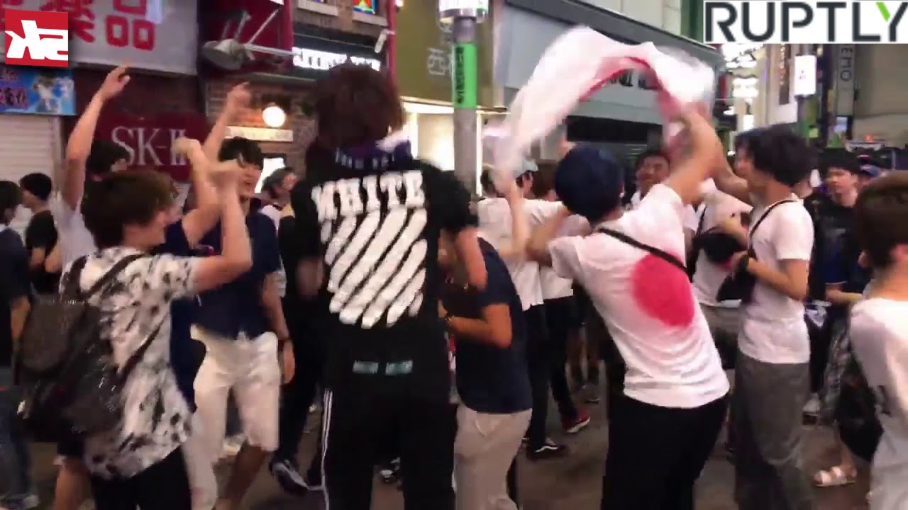 World Cup Fan Reaction: Japanese Fans Hit The Streets Of Tokyo Celebrating WC Advance | Sportskeeda
