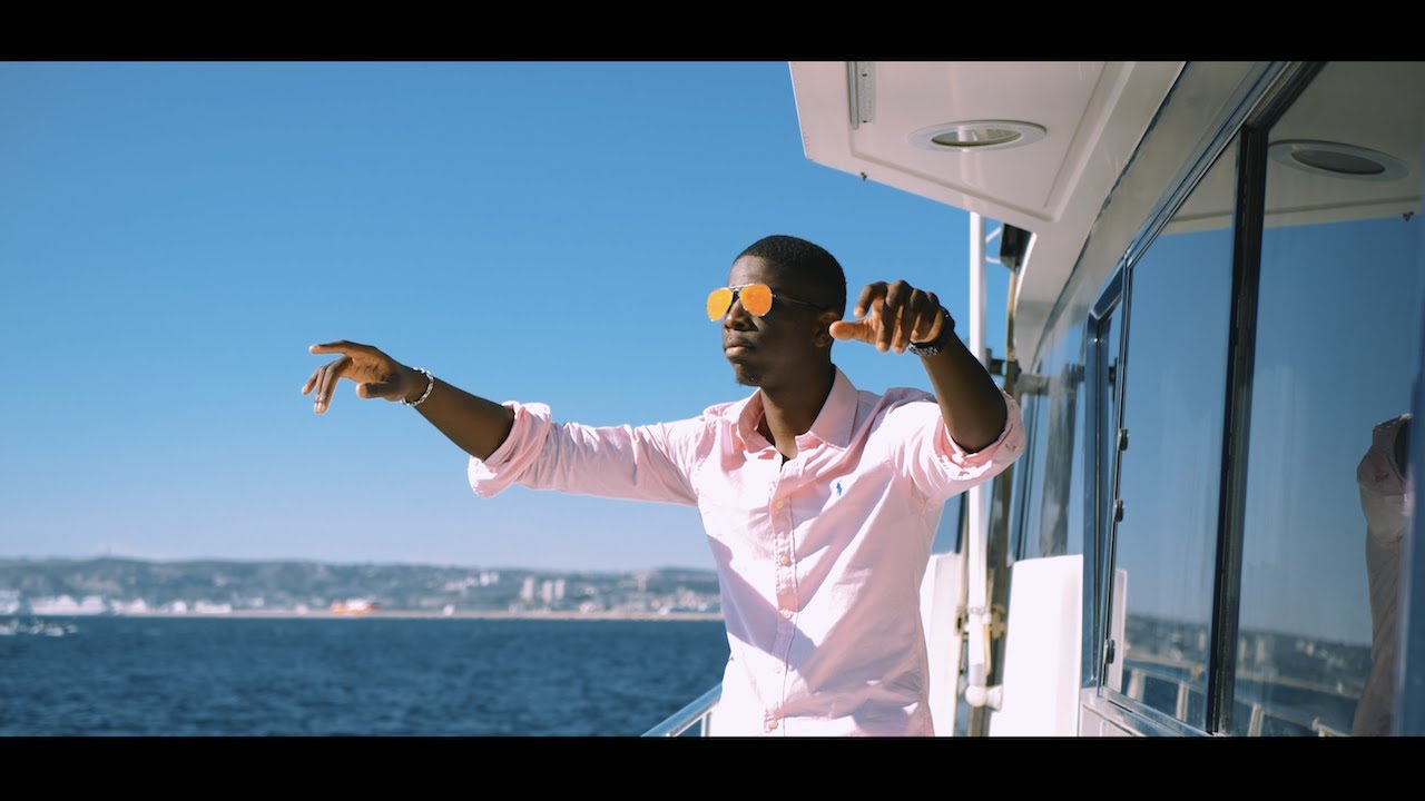 Uzi - &Agrave; l'aise (Clip officiel)