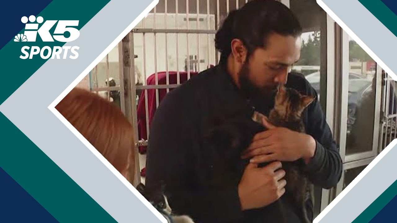 Mariners pitcher visits Shoreline cat rescue