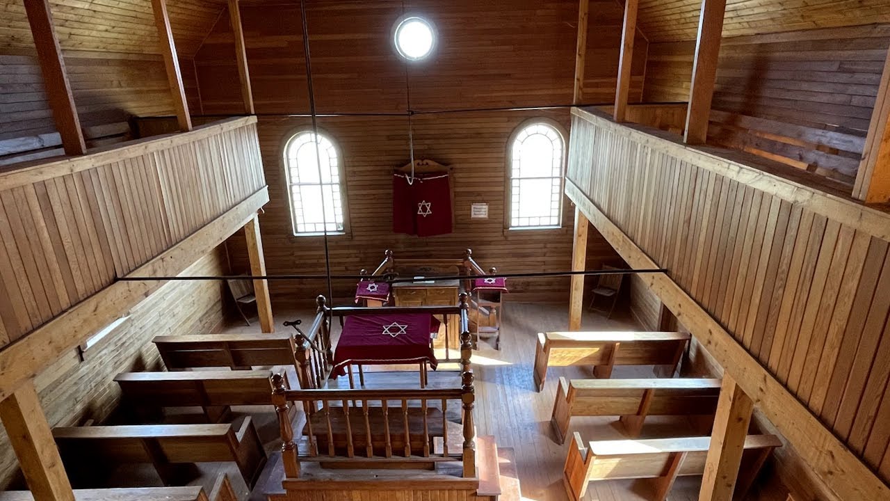Exploring an Abandoned Jewish Colony in the Centre of Canada