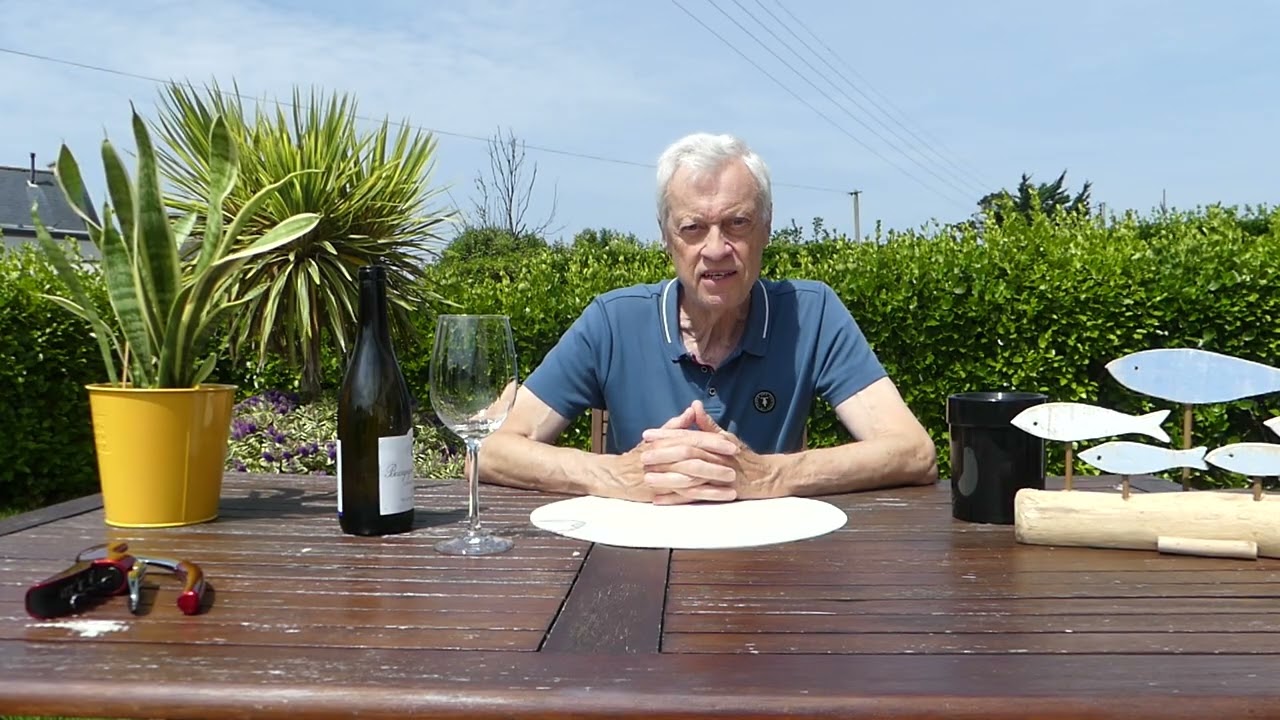 Bourgogne Côte d'Or blanc 2022 Vincent Latour. Licences des débits de boisson.