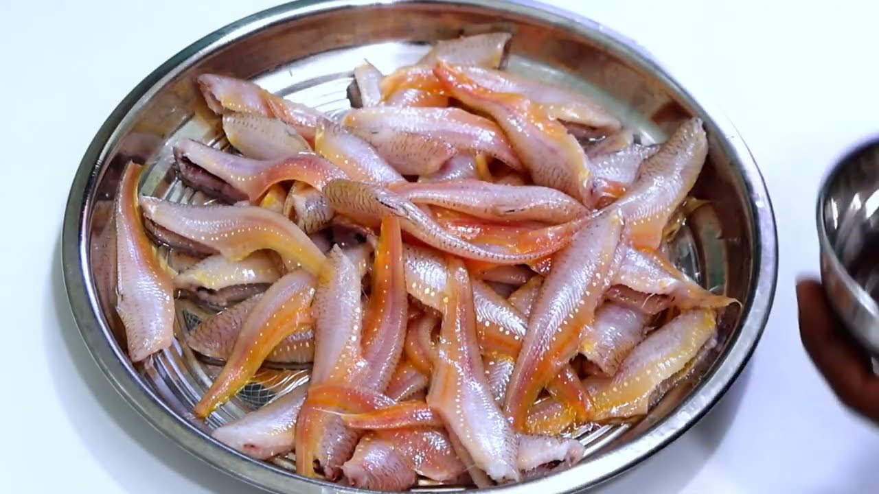 आज बनवले मांदेली कालवण 2 प्रकारे। मांदेली कालवण रेसिपी मराठी।Mandeli Kalvan Recipe in Marathi