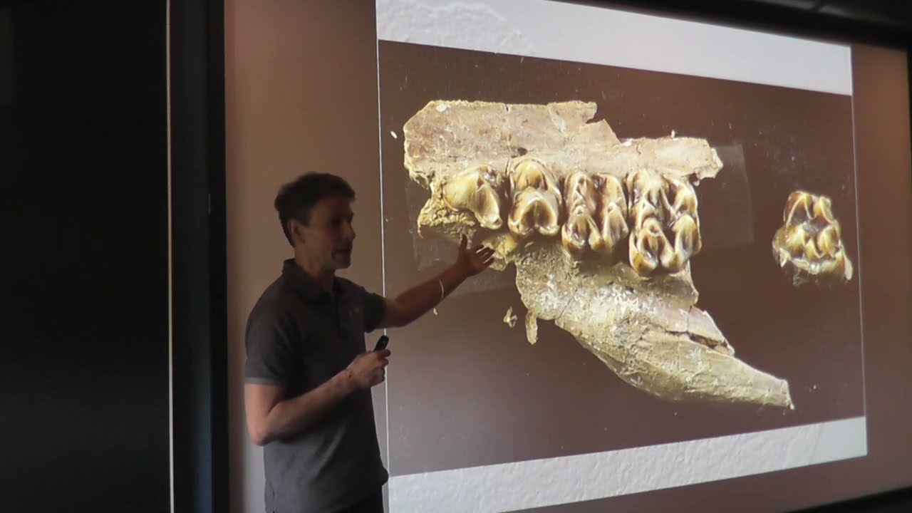 Boris Ekrt: Šelma z Valče a jiné významné paleontologické objevy (Café Nobel Teplice, 18.4.2024)