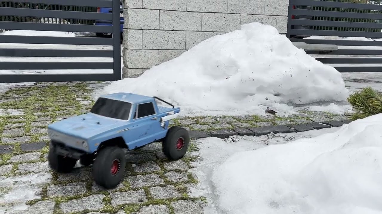 Winter off-road rc ride - Element RC Enduro Trail Truck