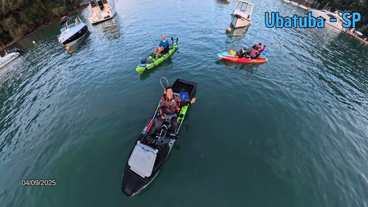 Pescando com amigos no Saco da Ribeira Ubatuba. Ninguém saiu Dedão!