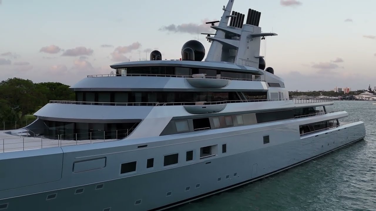 Dragonfly by Lürssen – The Largest Mega Yacht EVER to Visit Miami (2025)
