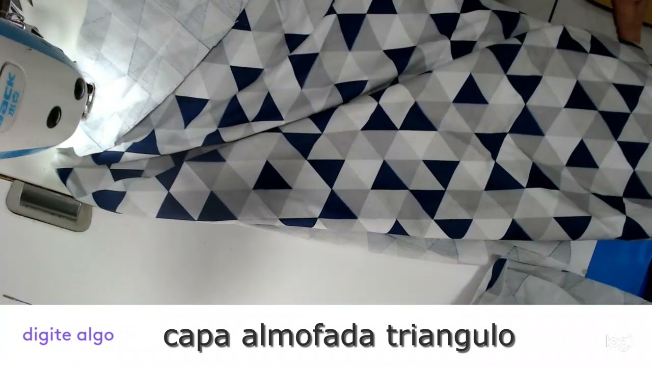 CAPA ALMOFADA TRIANGULO