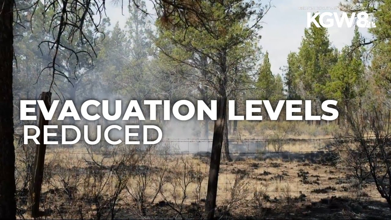 Firefighters battle Flat Fire near Sisters, Oregon; 2,300 homes at risk, as containment stands at 7%