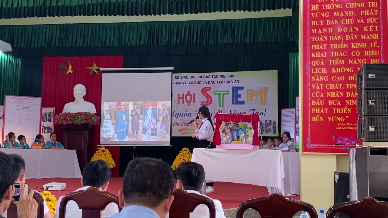 Phần thi thuyết trình chủ đề 
