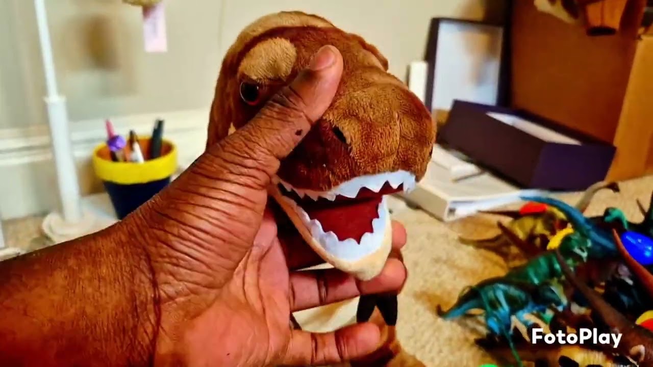 A Dino Tales Family: Merry Christmasaurus Day Ever!