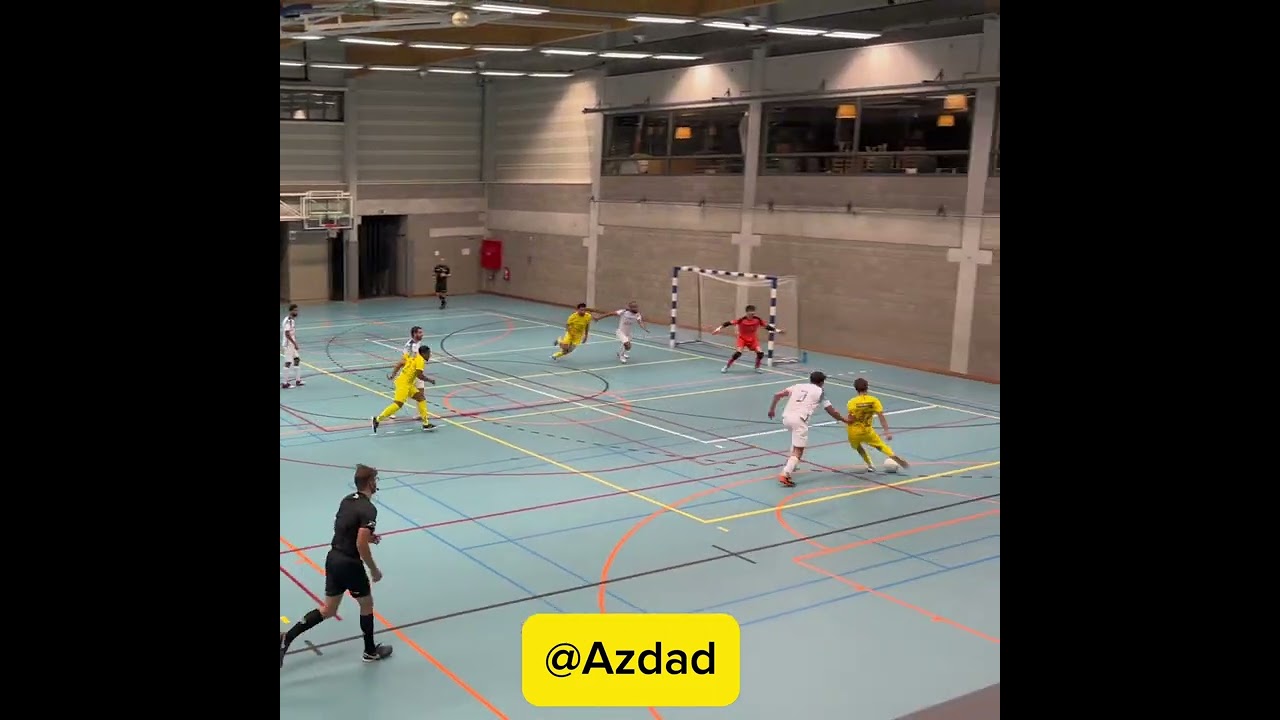 IQ🧠 Azdad shows off against the opposing team, provoking them with his moves