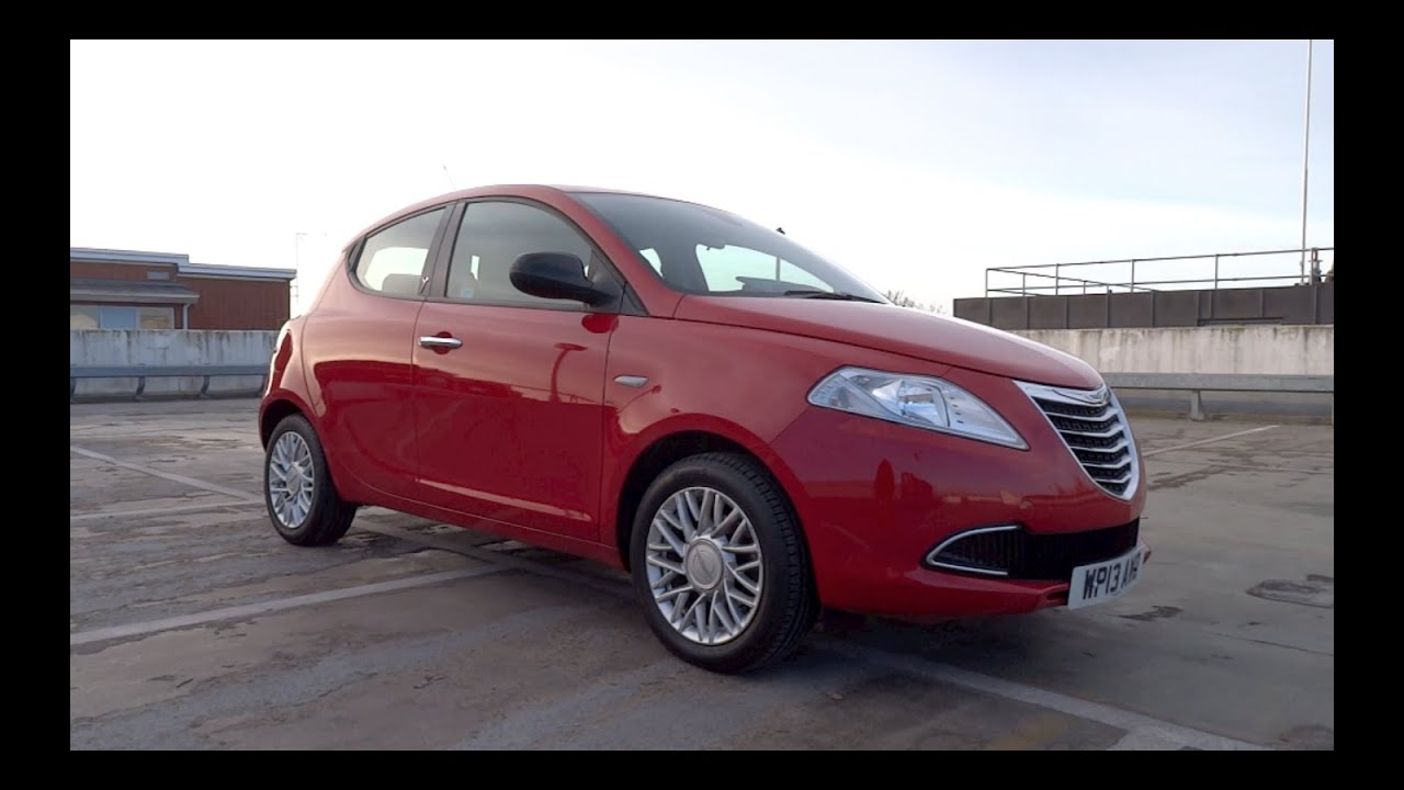 2013 Chrysler Ypsilon 1.2 69 SE Start-Up and Full Vehicle Tour