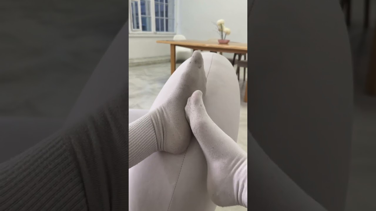 New white socks try on #tryon #tryonhaul #whitesocks #socksaddict #womanshoes #gym