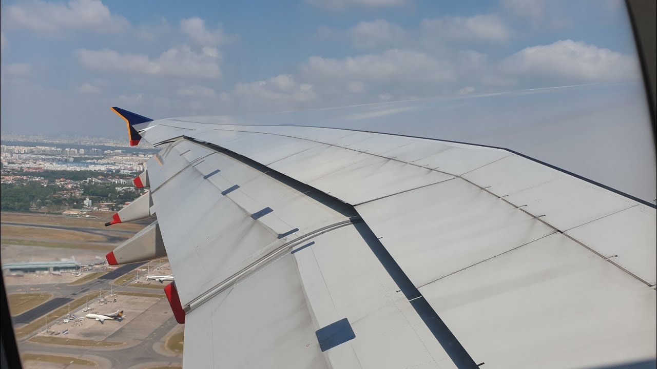 [THE SHORTEST DISTANCE A380 TAKEOFF?] Singapore Airlines Airbus A380 takeoff from SIN